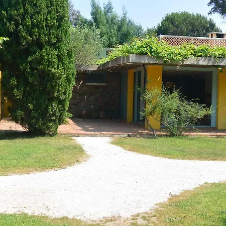 Agreable Fleurie Sur L'ile De * ポルクロール